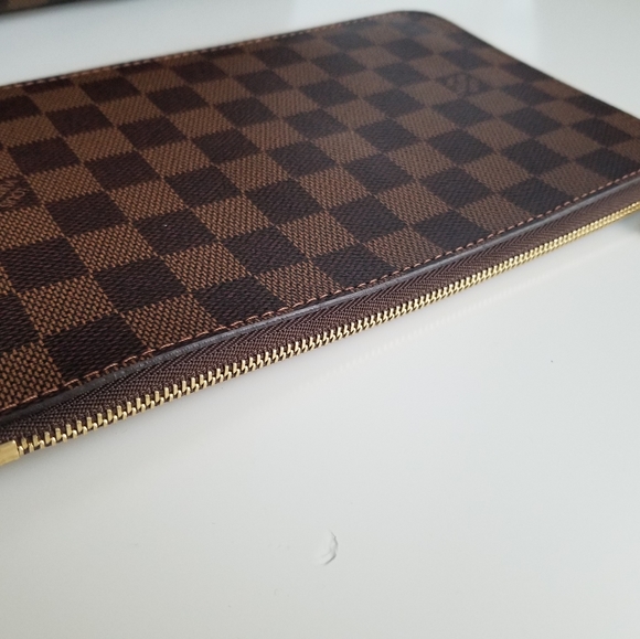 LOUIS VUITTON Neverfull Pouch GM Damier Ebene Print - Picture 14 of 16